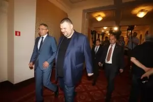 Делян Пеевски отново поема към парламента
