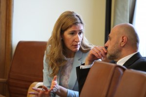 На практика в момента туризмът в момента не функционира Не