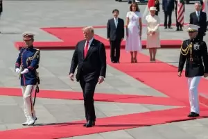 Дори военният министър се отказа от Тръмп