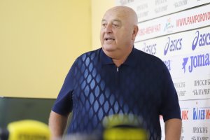 Поредна остра критика срещу футболистите от националния отбор отправи членът