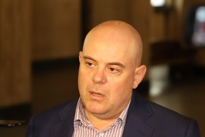 Зам главният прокурор Иван Гешев поддържа близки приятелски отношения със съдружник