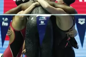  Унгарски плувец бе задържан на световното в Корея заради сексуално насилие