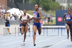 Олимпийската шампионка постави световен рекорд на 400 м с препятствия