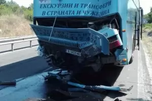 Автобус с 57 деца катастрофира на "Тракия", няма пострадали