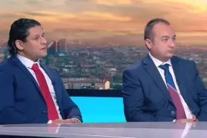 Шефът на арестувания хакер не вярва във вината му