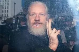 Джулиан Асандж ще бъде екстрадиран в САЩ, обяви Майк Помпео