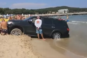 Ангелкова глобява концесионер заради джип на пясъка