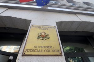 Дали сключването на споразумения с подсъдими за които има достатъчно доказателства