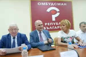 Управляващите променят спорните текстове от закона за хората с увреждания