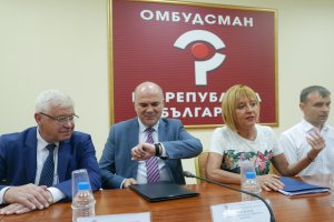 Социалният министър Бисер Петков обяви готовност да се обсъжда промяна на текстове