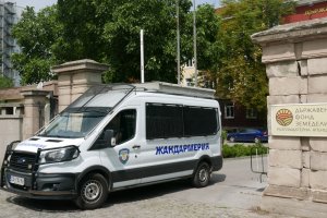 Шефовете на дирекции в Държавен фонд Земеделие масово са си