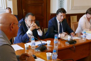 Парламентът стартира повторно процедурата с която трябва да бъде избран