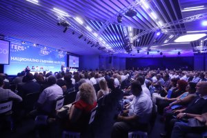 Управляващите от ГЕРБ продължават да лъскат публичния си имидж с