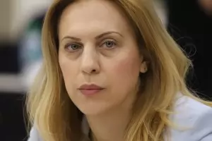 Вицепремиерът Марияна Николова поема и киберсигурността