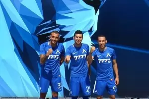 Контузеният Костов подписа с "Левски" до 2022 г.