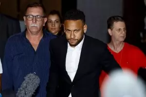  Прекратиха разследването за изнасилване срещу Неймар