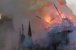 270 млн. евро са събрани за реконструкция на "Нотр Дам"