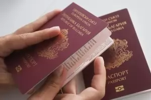 ММА бойци, астролози и ресторантьори пътуват с ВИП паспорти