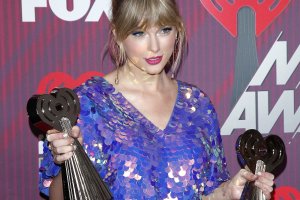 Учени откриха топлата вода популярните музикални хитове масово пропагандират употребата