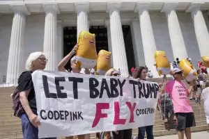 Тръмп превърна националния празник на САЩ в шоу с танкове