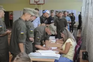 "Слуга на народа" взема 
              цялата власт в Украйна
