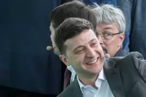 Зеленски печели изборите с рекордно висок резултат в Украйна