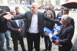 При всички положения анонсираният от Слави Трифонов нов политически проект ще