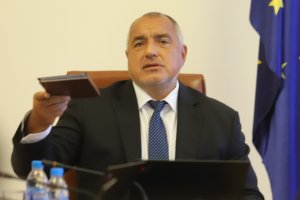 Мутри потрошиха заведение премиерът прекрати каспийската си мисия и се