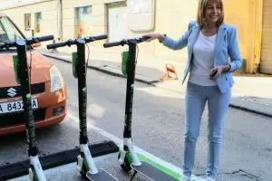  Столичната община бави правилата за е-скутерите
