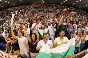 Кръводарители ще гледат безплатно волейболните национали във Варна