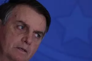 Болсонару отхвърли помощта на Г-7 за гасене на пожарите в Амазония