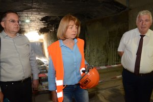 Ако някой от някъде попадне сега тук изневиделица ще си