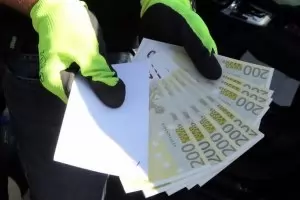 Разбиха престъпна група, разпространявала фалшиви евро 