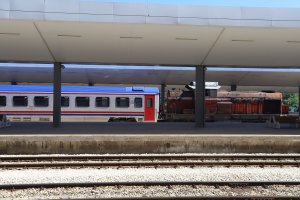 Поетапно се осъществява допускането на сутрешните влакове в Централна гара