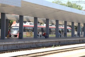 Влаковете на БДЖ са обречени на аварии а закъсненията са