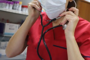 Поне 5 9 млн медицински сестри не достигат в световен мащаб