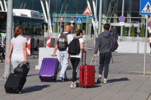 Все още няма изработена специална застраховка по повод COVID 19 за пътуващи