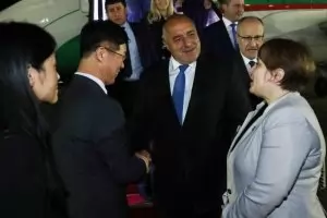Бойко Борисов и 4-ма министри пристигнаха в Корея
