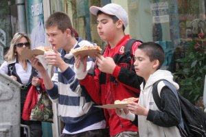 Драмата която Държавен фонд Земеделие сътвори в доставките на мляко и плод за