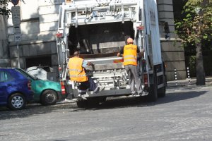 Столична община полага все по очевидни усилия да осигурява работа на