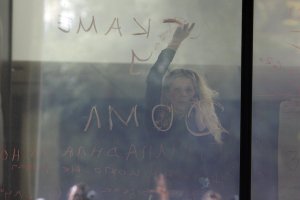 Вечерта на 25 октомври 2015 г около 5000 души