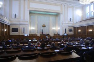 Ден след като кабинетът Борисов излезе с рамкова позиция за