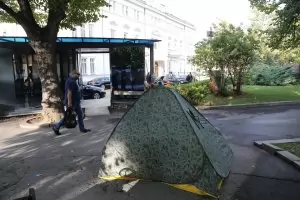 Протестът на сестрите става безсрочен