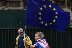 Депутати притискат Джонсън да отложи Брекзит