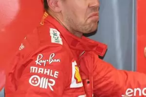 Фетел прави грешка след грешка