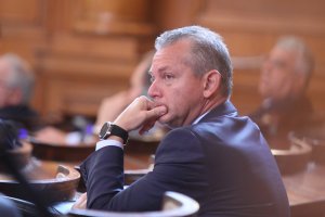 Държавното обвинение е удължило срока на разследването което започна след сигнал