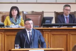 Шефът на МВР: 8 души са задържани при разследването за шпионаж