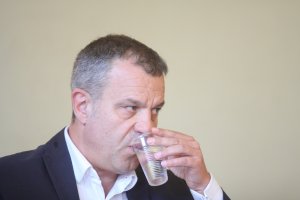 С отворено писмо до генералния директор на БНТ Емил Кошлуков