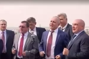 Екип на АЕЦ "Козлодуй" записа песен за десетки хиляди левове (видео)
