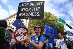 Джонсън загуби мнозинство 
в британския парламент